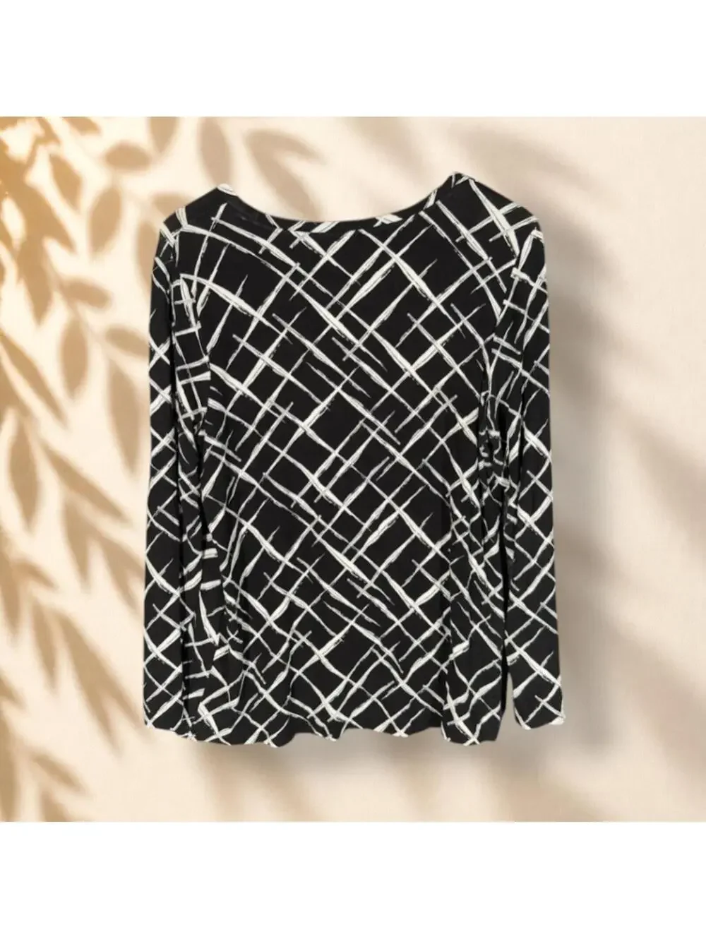 Unbranded Blouse Women M Medium Black Geometric Long Sleeve Round Neck Casual - Picture 2 of 6